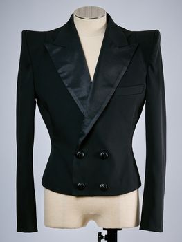 (ͽ���ʡ�5��6������ͽ��/THE ONENESS�������ͥ�/W-Satin Power Shoulder Short Jacket/Black
