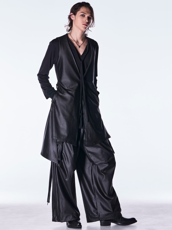 (ͽ���ʡ�8��9������ͽ��/kiryuyrik������奦����奦/BEATENJIKU Piping Flare T-Shirt/Black