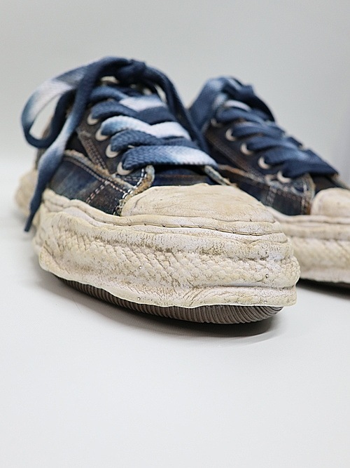 �㴰���Maison MIHARA YASUHIRO�� PETERSON 23-original sole washed denim low-top sneakers/BLUE