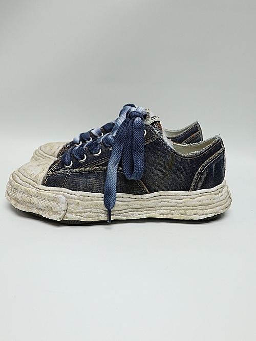 �㴰���Maison MIHARA YASUHIRO�� PETERSON 23-original sole washed denim low-top sneakers/BLUE