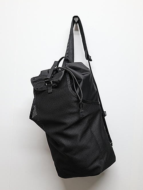 RIPVANWINKLE����åץ����󥦥��󥯥�/Rough ox �� Heavy mesh SLING BODY BAG/BLACK