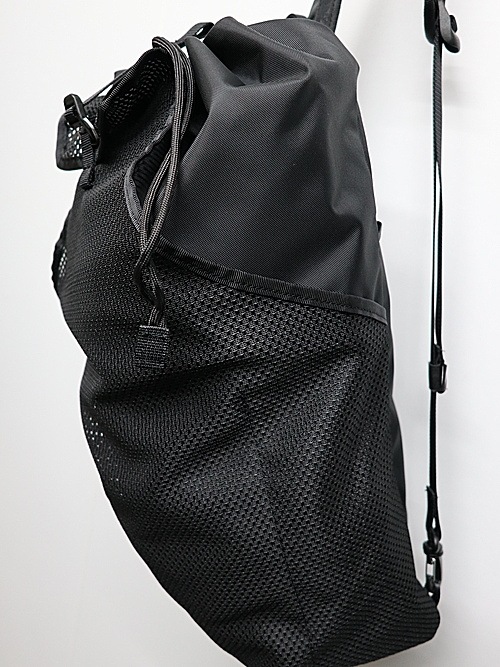RIPVANWINKLE����åץ����󥦥��󥯥�/Rough ox �� Heavy mesh SLING BODY BAG/BLACK