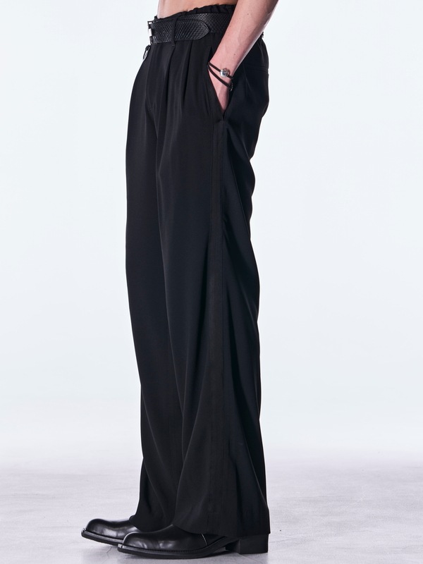 (ͽ���ʡ�8������9������ͽ��/kiryuyrik������奦����奦/Back Satin Wide Slacks/Black