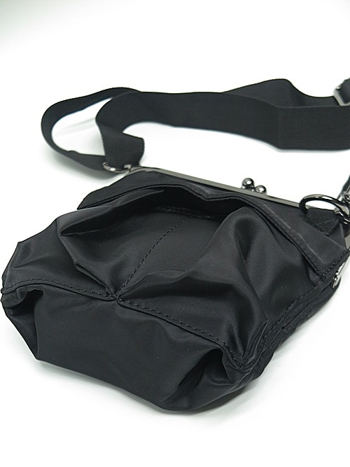 Ground Y�����饦��ɥ磻/POLYESTER SMALL HELMET BAG WITH CLASP/BLACK