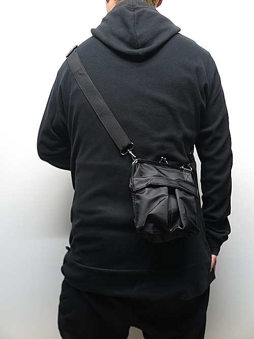 Ground Y�����饦��ɥ磻/POLYESTER SMALL HELMET BAG WITH CLASP/BLACK