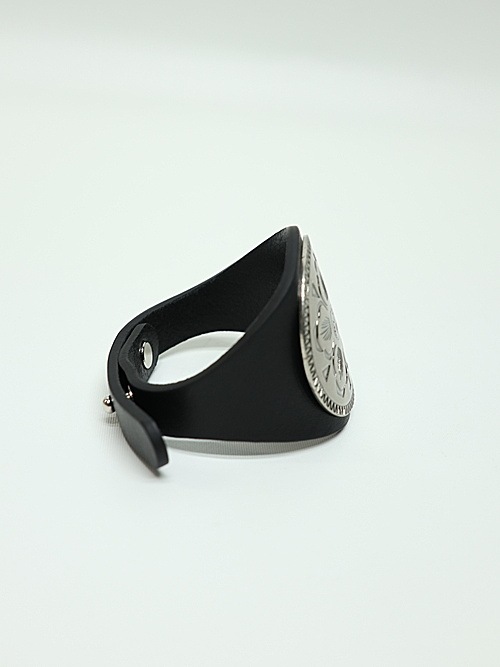 Ground Y�����饦��ɥ磻/COW LEATHER CONCHO BANGLE/BLACK