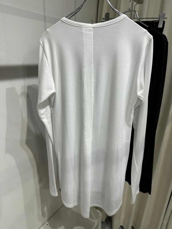 (ͽ���ʡ�8������9������ͽ��/kiryuyrik������奦����奦/BEATENJIKU V Neck T-Shirt/White