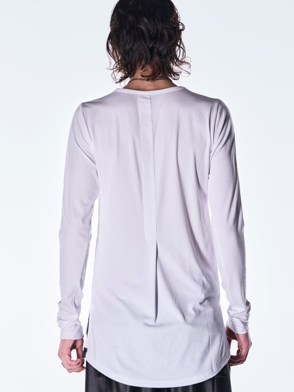 (ͽ���ʡ�8������9������ͽ��/kiryuyrik������奦����奦/BEATENJIKU V Neck T-Shirt/White