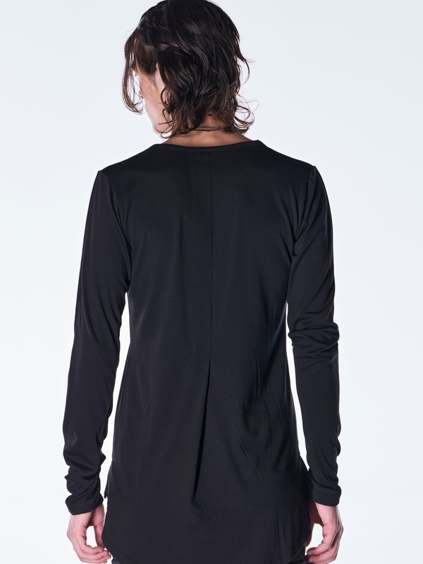 (ͽ���ʡ�8������9������ͽ��/kiryuyrik������奦����奦/BEATENJIKU V Neck T-Shirt/Black