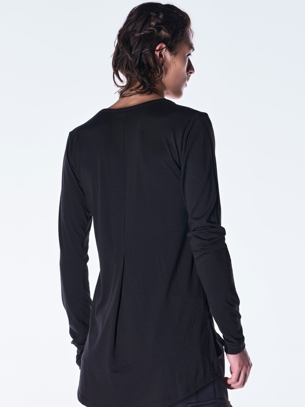 (ͽ���ʡ�8������9������ͽ��/kiryuyrik������奦����奦/BEATENJIKU V Neck T-Shirt/Black
