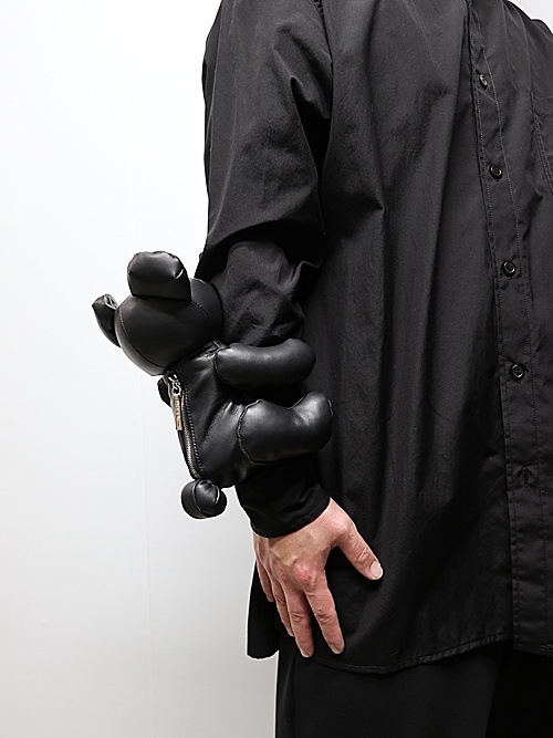 Maison MIHARA YASUHIRO/Bear hug bag-BLK