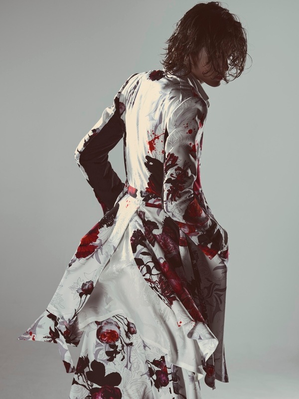 (ͽ���ʡ�9������10������ͽ��/kiryuyrik������奦����奦/Goth Flora Suede Satin Flare Jacket/White