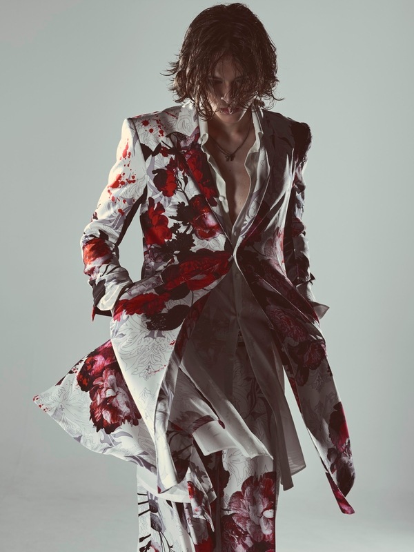 (ͽ���ʡ�9������10������ͽ��/kiryuyrik������奦����奦/Goth Flora Suede Satin Flare Jacket/White