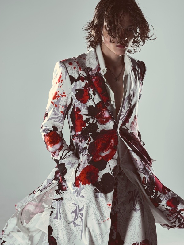 (ͽ���ʡ�9������10������ͽ��/kiryuyrik������奦����奦/Goth Flora Suede Satin Flare Jacket/White