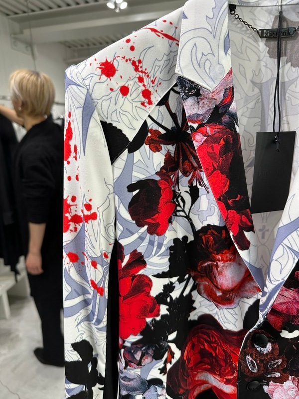 (ͽ���ʡ�9������10������ͽ��/kiryuyrik������奦����奦/Goth Flora Suede Satin Flare Jacket/White