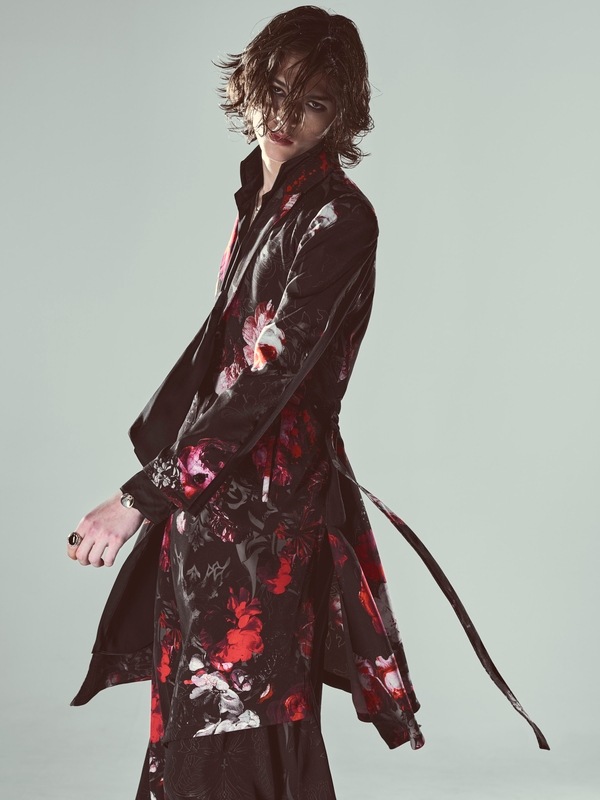 (ͽ���ʡ�9������10������ͽ��/kiryuyrik������奦����奦/Goth Flora Suede Satin Flare Jacket/Black