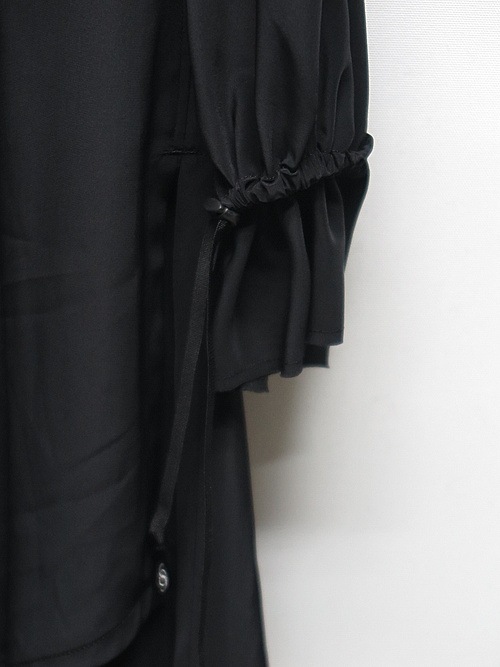 �㴰���THE ONENESS�ʥ����ͥ���/Recycled PE Dechine Frill Flare Shirt/Black