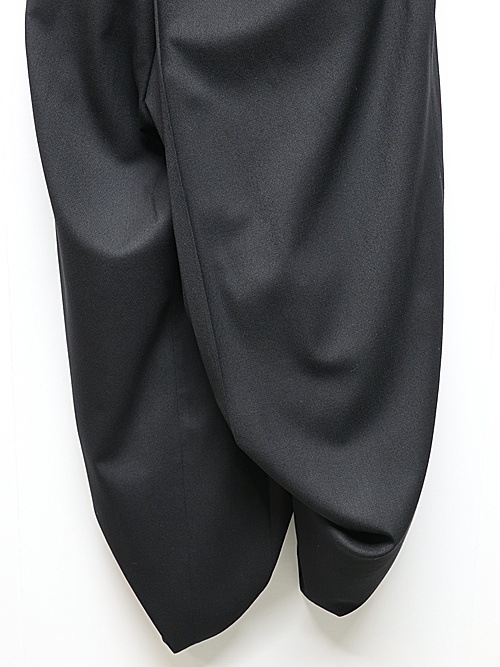 JULIUSꥦ/WOOL/VISCOSE CREPE TROUSERS4/BLACK
