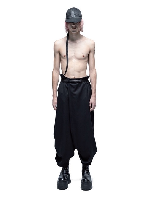 (ͽ)89ͽ/JULIUSꥦ/WOOL/VISCOSE CREPE TROUSERS4/BLACK