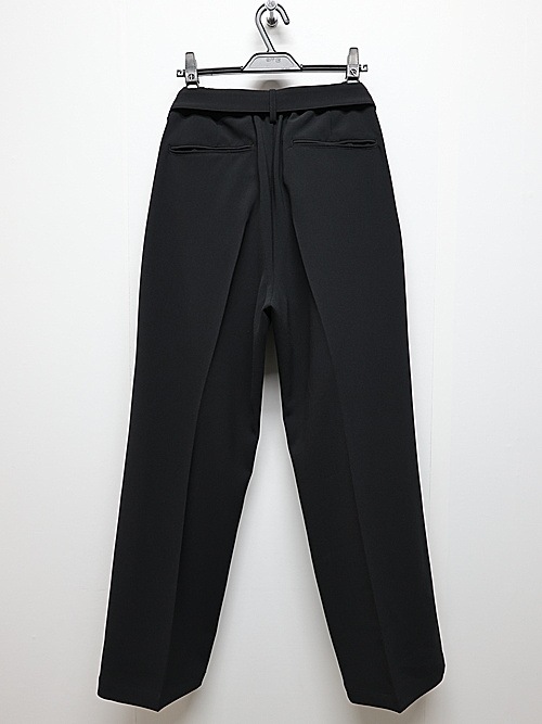 ATTACHMENT�������å�����/PE STRETCH DOUBLE CLOTH BELTED STRAIGHT TROUSERS/BLACK
