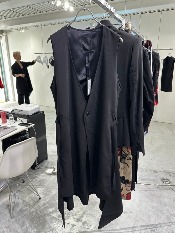 (ͽ���ʡ�9������10������ͽ��/kiryuyrik������奦����奦/PE Gabardine Flare Vest/Black