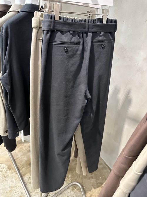 (ͽ���ʡ�7��8������ͽ��/ATTACHMENT�������å�����/CO/TEN POWDERY DOUBLE CROTH BELTED WIDE TROUSERS/BLACK