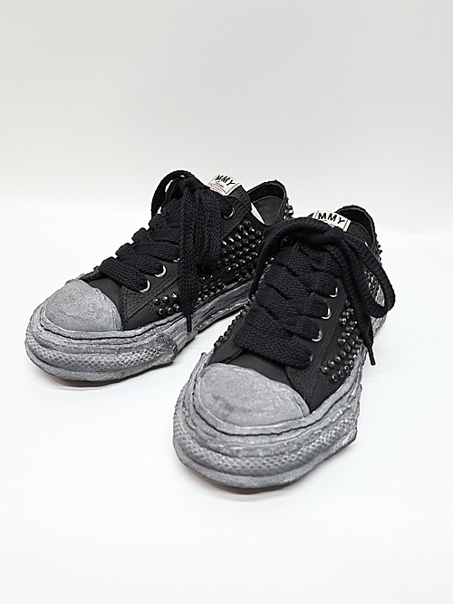 Maison MIHARA YASUHIROPETERSON 23 /Original Sole Studded Paint Canvas Low-Top Sneaker/BLK/BLK