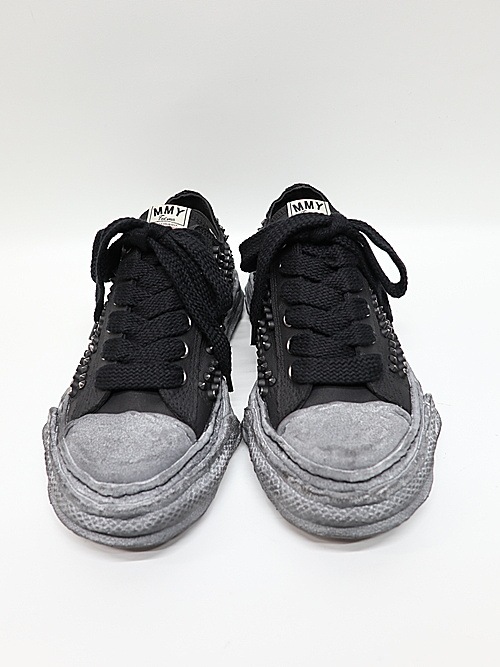 Maison MIHARA YASUHIROPETERSON 23 /Original Sole Studded Paint Canvas Low-Top Sneaker/BLK/BLK