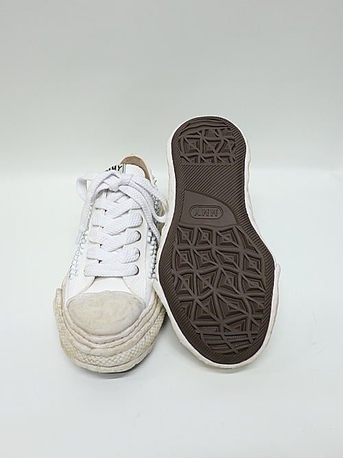 Maison MIHARA YASUHIROPETERSON 23 /Original Sole Studded Paint Canvas Low-Top Sneaker/WHITE