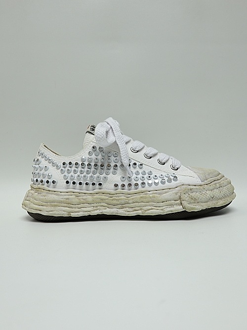 Maison MIHARA YASUHIROPETERSON 23 /Original Sole Studded Paint Canvas Low-Top Sneaker/WHITE