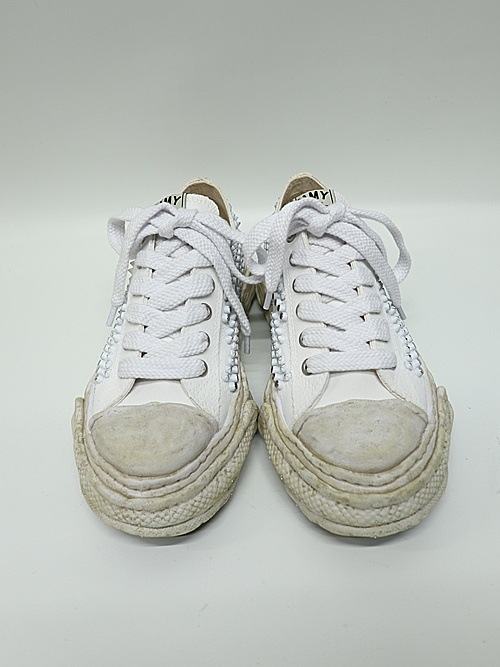 Maison MIHARA YASUHIROPETERSON 23 /Original Sole Studded Paint Canvas Low-Top Sneaker/WHITE