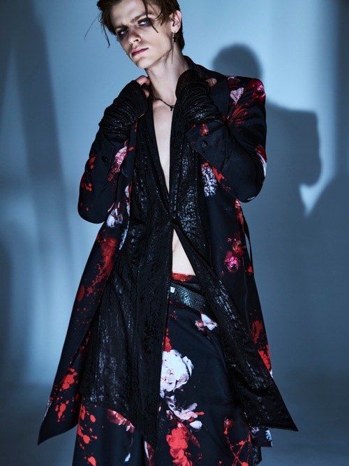 (ͽ���ʡ�5��6������ͽ��/kiryuyrik������奦����奦/Black Flora Gabardine Flare Jacket/Black