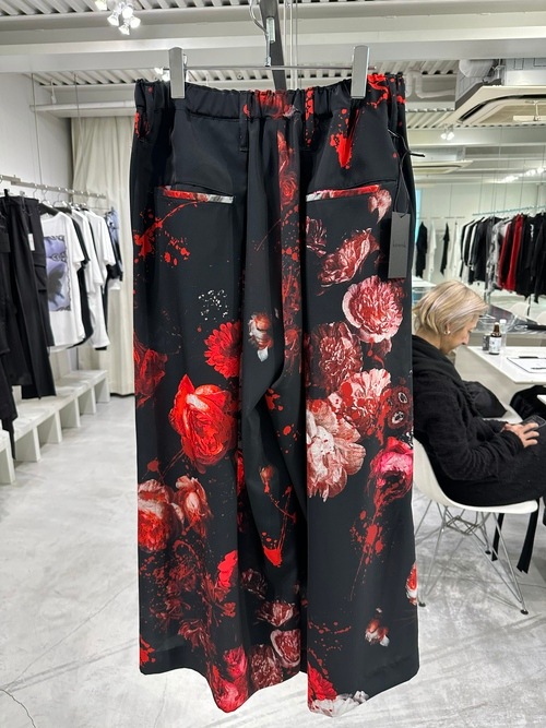 (ͽ���ʡ�5��6������ͽ��/kiryuyrik������奦����奦/Black Flora Gabardine Wide Tuck Slacks/Black