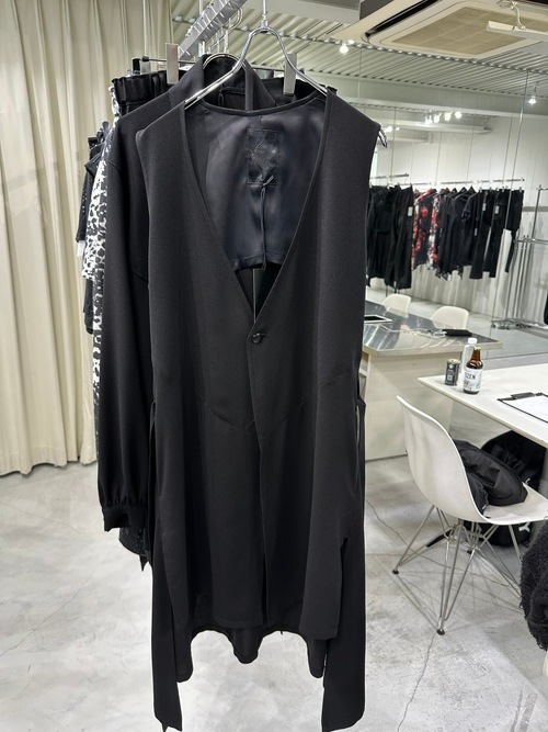 (ͽ���ʡ�5��6������ͽ��/kiryuyrik������奦����奦/Crape Long Flare Vest/Black