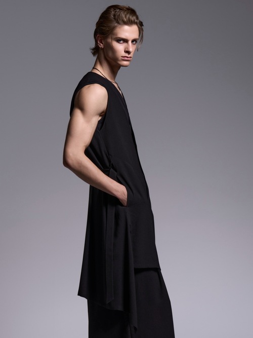 (ͽ���ʡ�5��6������ͽ��/kiryuyrik������奦����奦/Crape Long Flare Vest/Black