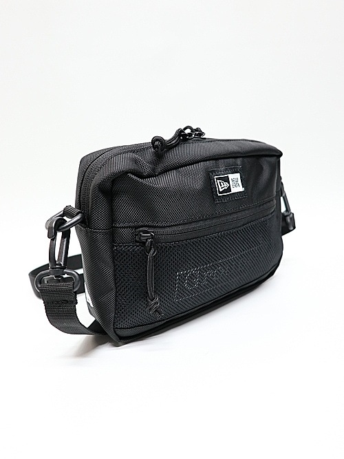 Ground Y�����饦��ɥ磻/NEWERA SHOULDER POUCH L GY LOGO BLK WHT/BLACK
