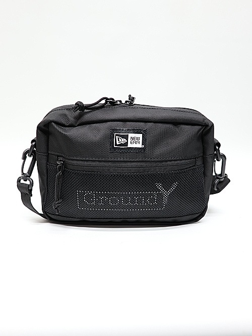 Ground Y�����饦��ɥ磻/NEWERA SHOULDER POUCH L GY LOGO BLK WHT/BLACK