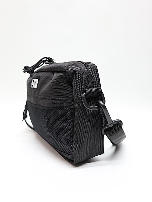 Ground Y�����饦��ɥ磻/NEWERA SHOULDER POUCH L GY LOGO BLK WHT/BLACK