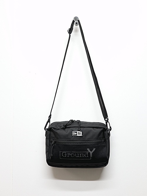 Ground Y�����饦��ɥ磻/NEWERA SHOULDER POUCH L GY LOGO BLK WHT/BLACK