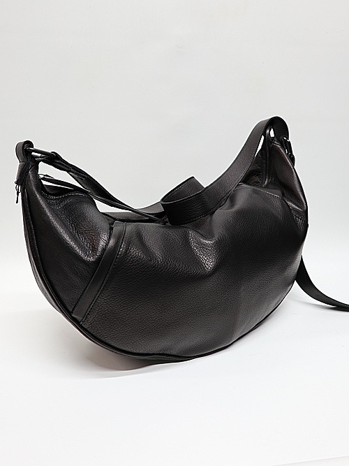 wjk֥른/big crescent moon bag/black