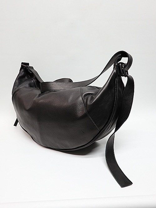 wjk֥른/big crescent moon bag/black