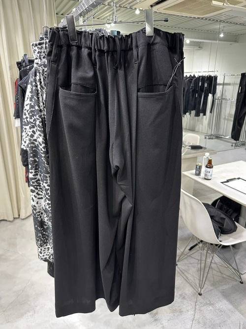 (ͽ���ʡ�5��6������ͽ��/kiryuyrik������奦����奦/Crape Sharring Wide Tuck Slacks/Black