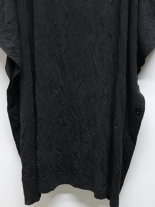 Ground Y�����饦��ɥ磻/CATHC WASHER WRINKLE JERSEY SIDE BUTTON SHORT SLEEVED T-SHIRT/BLACK