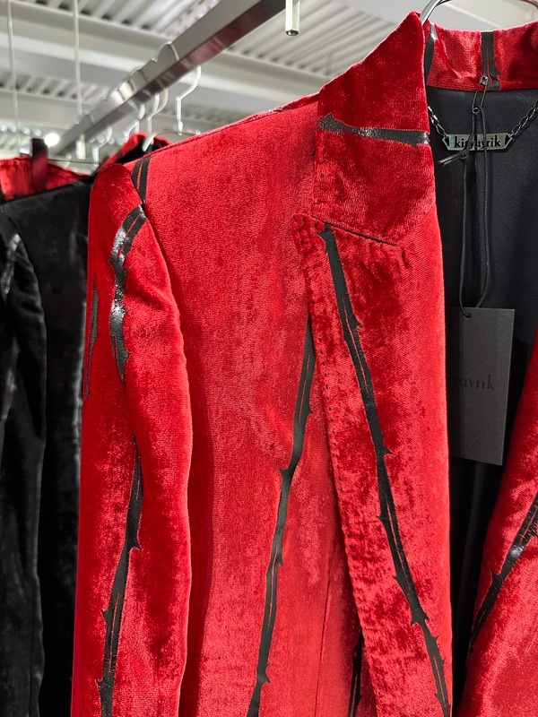 (ͽ���ʡ�10������11������ͽ��/kiryuyrik������奦����奦/TOGE Velvet Peaked Jacket/Red