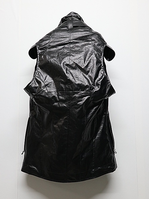 JULIUS����ꥦ��/LAMINATED CLOTH VEST2/BLACK