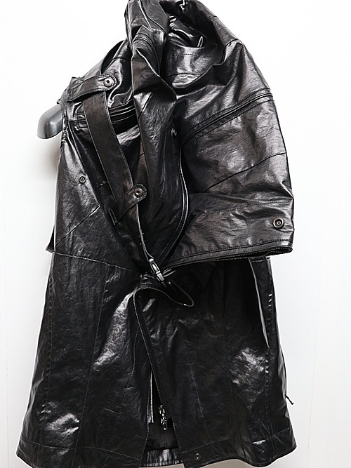 JULIUS����ꥦ��/LAMINATED CLOTH VEST2/BLACK