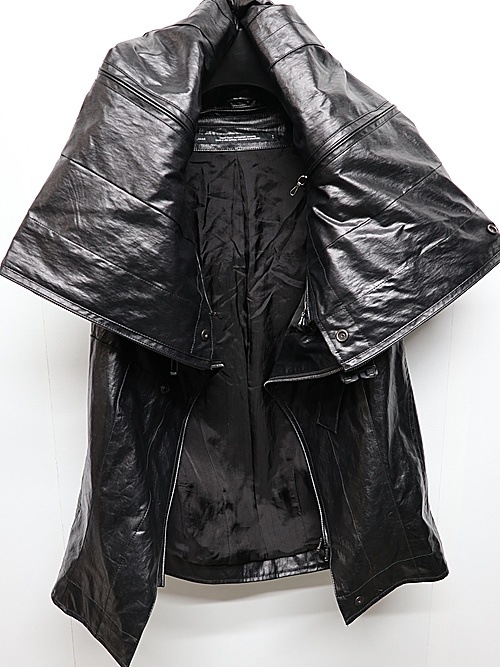 JULIUS����ꥦ��/LAMINATED CLOTH VEST2/BLACK