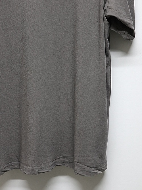 ATTACHMENT�������å�����/100/3 HIGH TWIST JERSEY SLIM FIT S/S TEE/GRAY