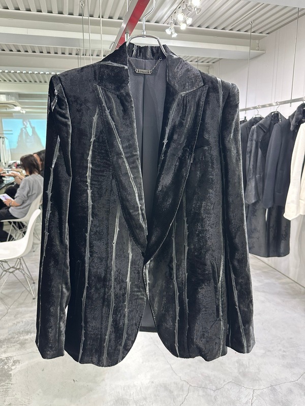 (ͽ���ʡ�10������11������ͽ��/kiryuyrik������奦����奦/TOGE Velvet Peaked Jacket/Black