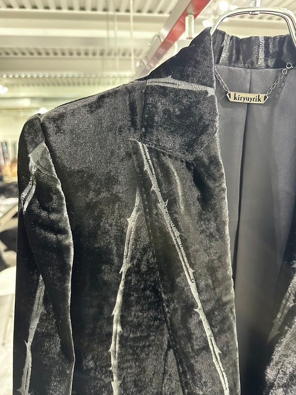 (ͽ���ʡ�10������11������ͽ��/kiryuyrik������奦����奦/TOGE Velvet Peaked Jacket/Black
